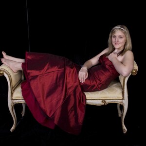 BrittainyDress divan sm_7.jpg
